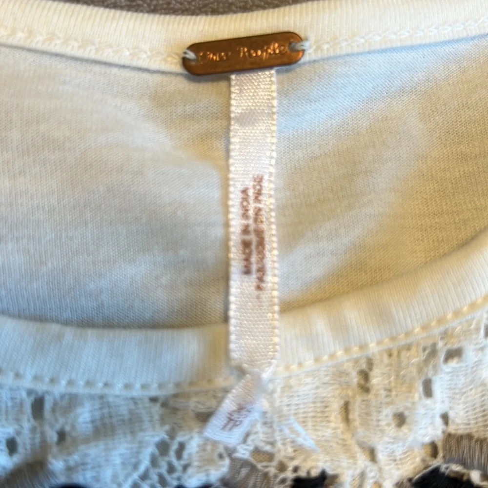 🎉Host Pick🎉Free People White Embroidered Lace Top